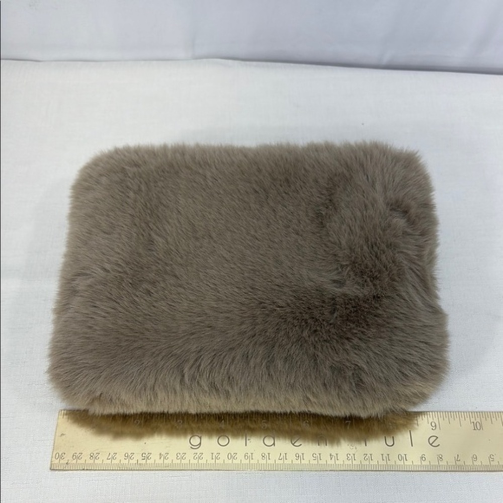 🍌Tan Faux Fur Clutch with Plush Texture